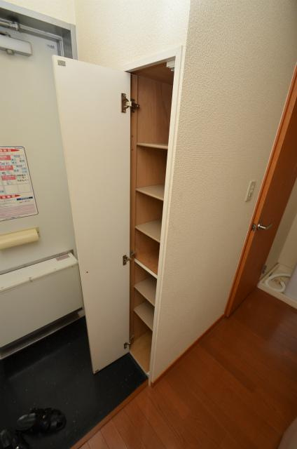 遠賀郡水巻町猪熊２丁目のアパートの玄関