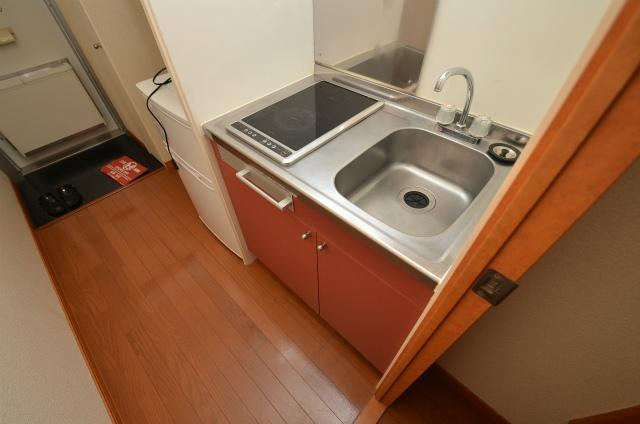 遠賀郡水巻町猪熊２丁目のアパートのキッチン