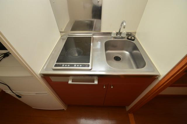 遠賀郡水巻町猪熊２丁目のアパートのキッチン