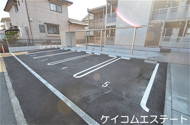 遠賀郡水巻町伊左座５丁目のアパートの駐車場
