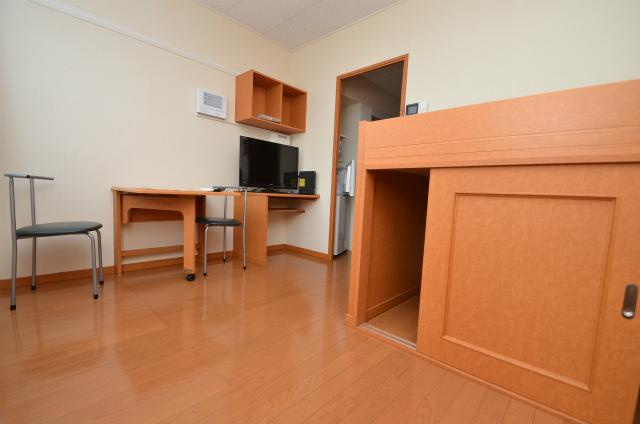 中間市岩瀬西町のアパートの寝室|洋室