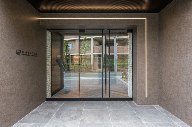 ガリシア四ツ木テラスのエントランス