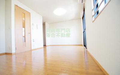 【洋室】 | ソフィア | 広々とした洋室