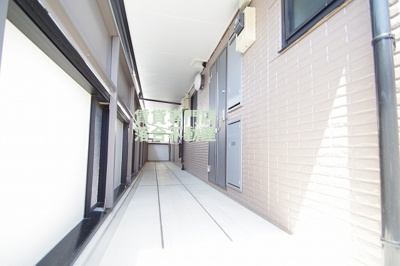 【エントランス】 | ソフィア | 清潔なエントランス♪