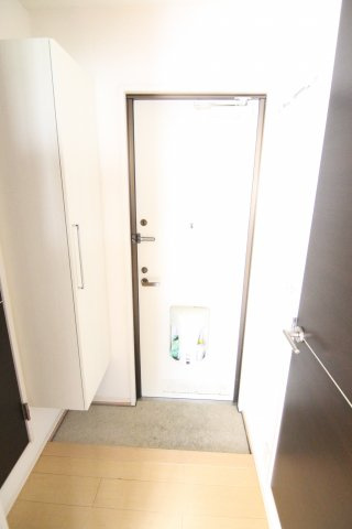 ジュネスハイツの玄関
