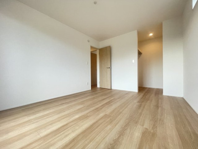 【洋室】 | 与那原町上与那原（全4棟）2・3号棟 | 3号棟　洋室7.87帖＋WIC付き♪（WIC×2部屋）