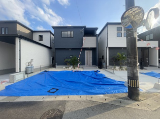 【外観】 | 与那原町上与那原（全4棟）2・3号棟 | 3号棟　並列駐車2台完備♪