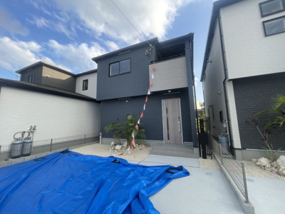 【外観】 | 与那原町上与那原（全4棟）2・3号棟 | 3号棟　並列駐車2台完備♪