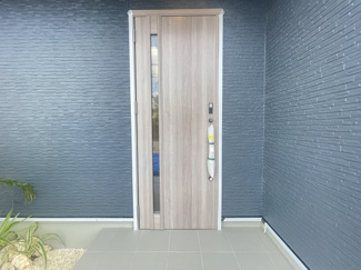 【玄関】 | 与那原町上与那原（全4棟）2・3号棟 | 3号棟　スマートキー付き♪