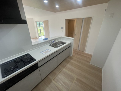 【キッチン】 | 与那原町上与那原（全4棟）2・3号棟 | 3号棟　使いやすいシステムキッチン♪