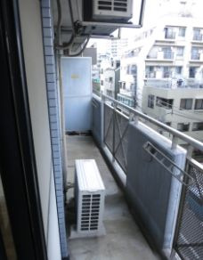 【バルコニー】 | マンション白陽 | 開放的で明るい空間を演出してくれるバルコニーです