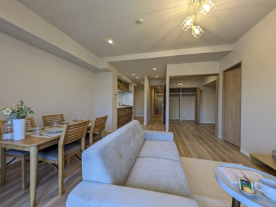 【居間・リビング】 | ルミナス舟入本町リバーフロント | ☆ホームステージングしています。家具は撮影用です。
