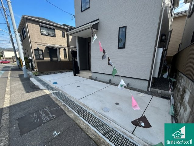 貝塚市脇浜　第1期　新築一戸建ての駐車場|駐車スペース！散水栓があるので、こまめに愛車を洗えます！