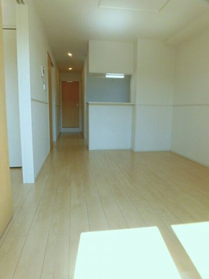 【居間・リビング】 | カルム・ソシアＡ | ゆったり過ごせるリビングです