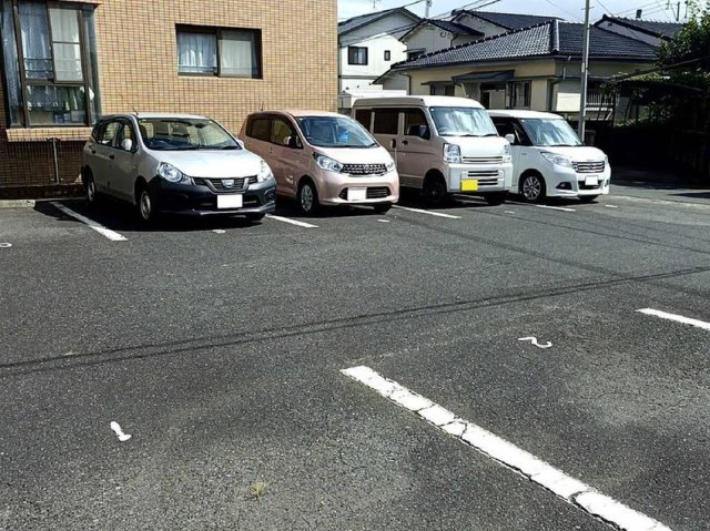 【駐車場】