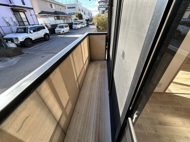 フライハイト丸池A棟のバルコニー|外からの目が気にならないバルコニーで洗濯物が干せます