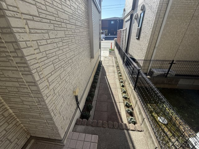 岩槻区西町貸家のエントランス