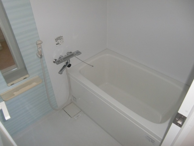 ロイヤルシャトー大須の浴室