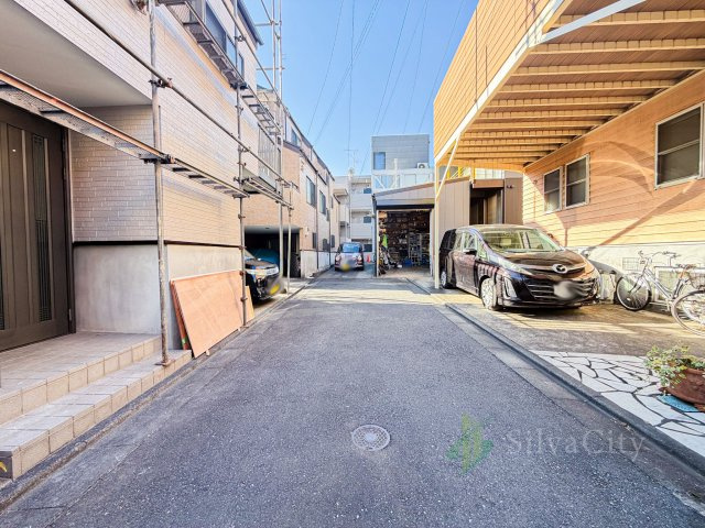 世田谷区上祖師谷2丁目の前面道路含む現地写真