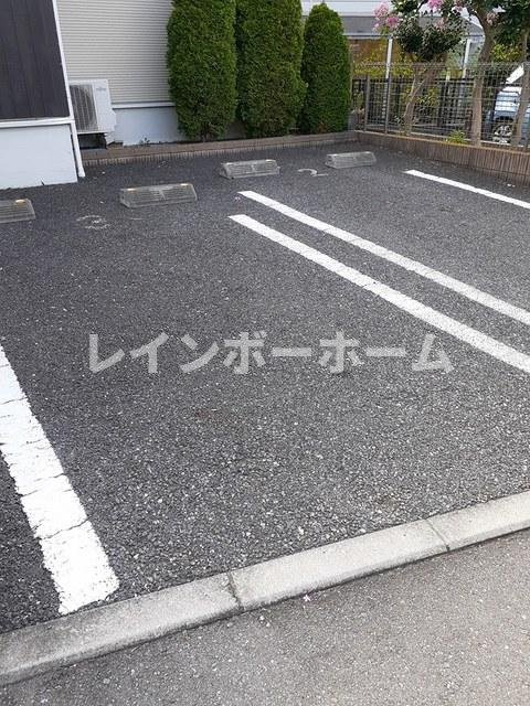 サニーブライトの駐車場