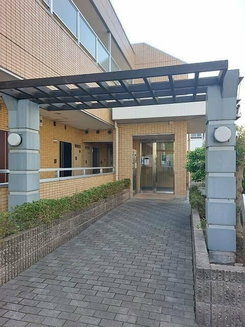 グリーンアベニュー関町のエントランス