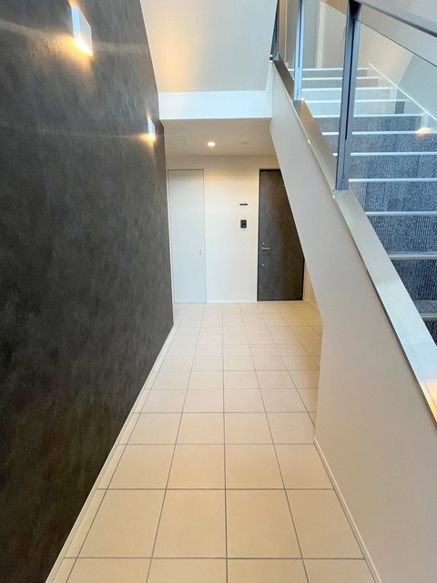 クローリス成城のロビー|内廊下です