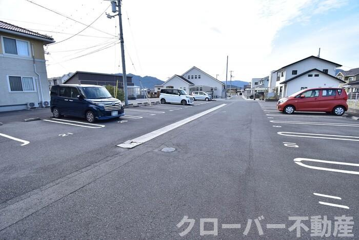 メゾン・リシェス A棟の駐車場|駐車場