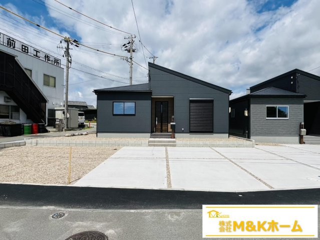 常滑市小林町2丁目　全2棟　1号棟の前面道路含む現地写真|平屋建てのお家です♪
