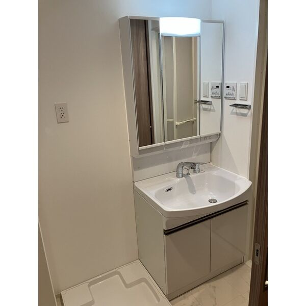 VITA荒本の洗面所