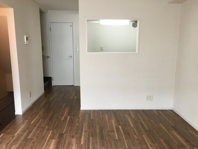 長岡ハイツの居間・リビング