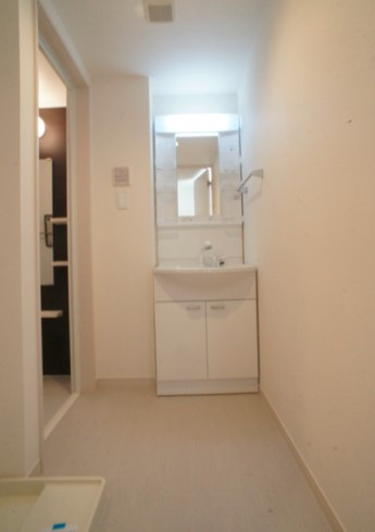 リブリ・南与野の独立洗面台|別部屋参考写真となります