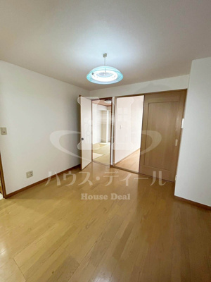 【居間・リビング】 | グローガーデンⅠ | おしゃれな居間です