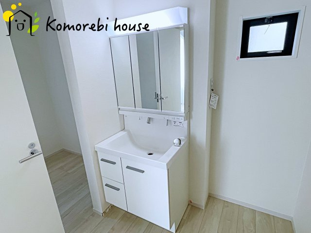 上尾市緑丘　8期　新築一戸建て　グレース　02の独立洗面台|26.4.11撮影済み
