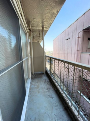 【バルコニー】 | レジデンシア本千葉 | 外からの目が気にならないバルコニーで洗濯物が干せます