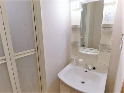 【洗面所】 | タウンハイツ汐見ヶ丘 | 忙しい朝には欠かせない洗面所です