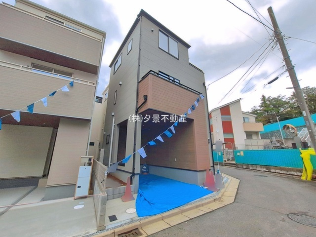 《仲介手数料無料》南区太田窪５丁目8-24新築一戸建てリーブルガーデン