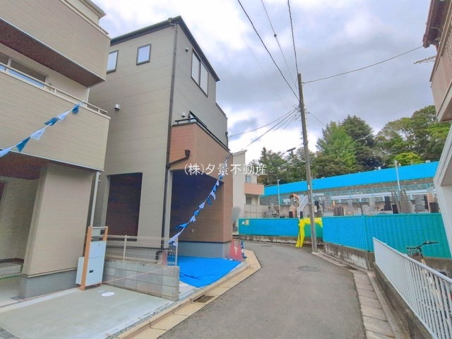 《仲介手数料無料》南区太田窪５丁目8-24新築一戸建てリーブルガーデン