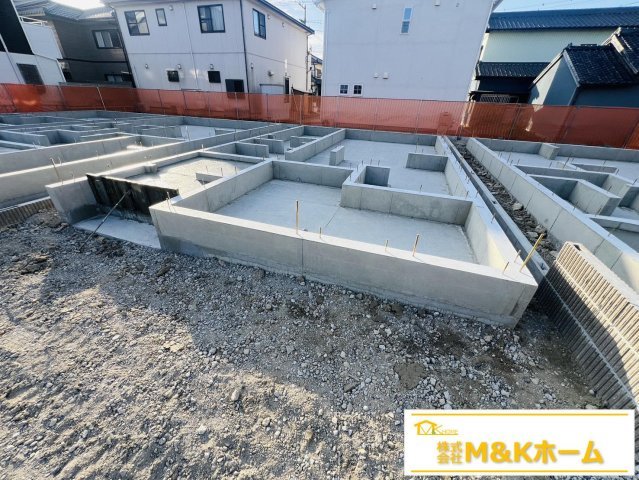 半田市前田町　全4棟　2号棟の外観