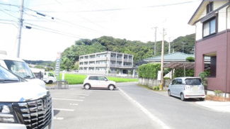 【駐車場】