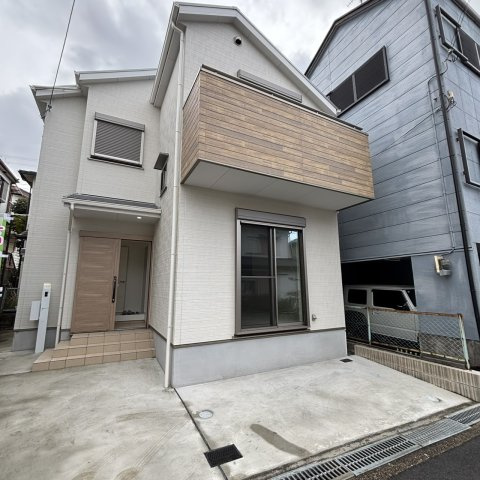 招提南町１丁⽬車庫付戸建て