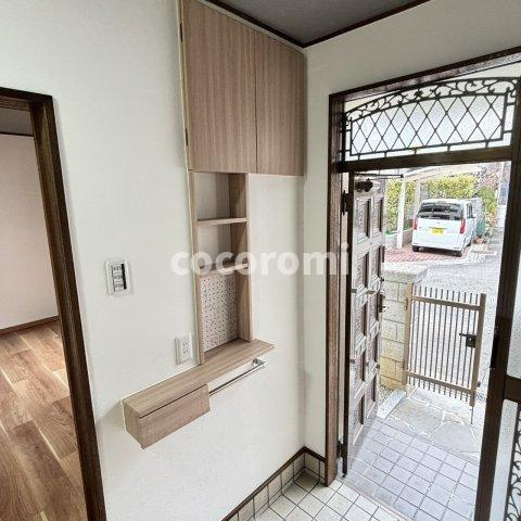 三井南車庫付戸建ての内装