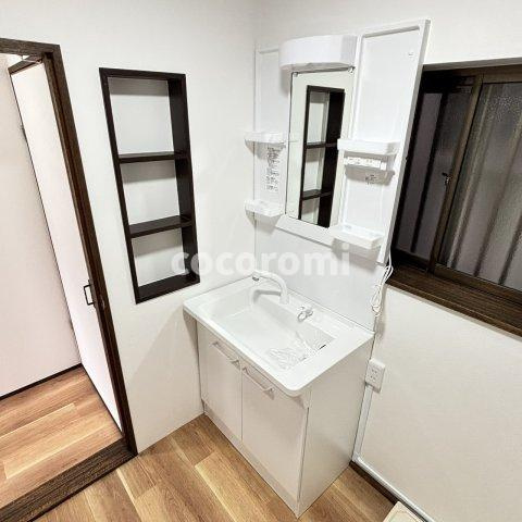 三井南車庫付戸建ての洗面所