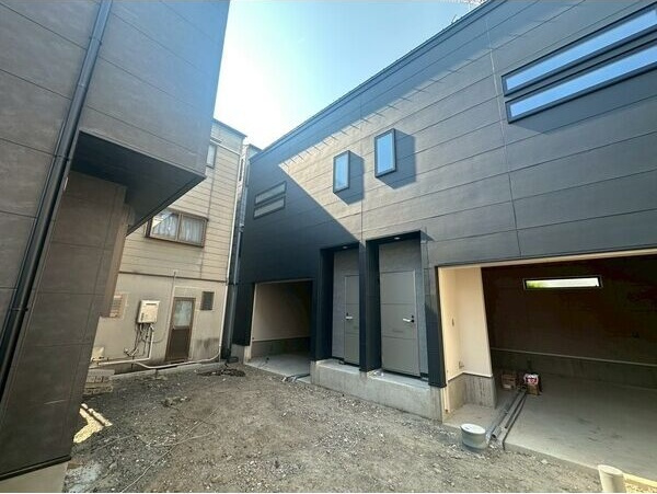 門真市小路町ガレージハウスのエントランス