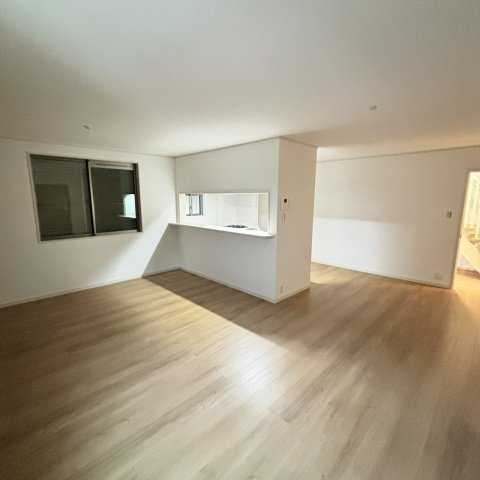 薪里ノ内戸建ての居間・リビング