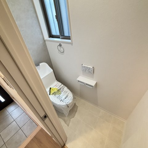 薪里ノ内戸建てのトイレ