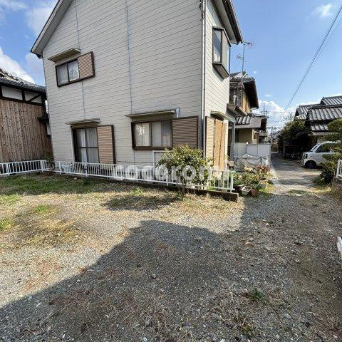 城陽市寺田北東西戸建の庭