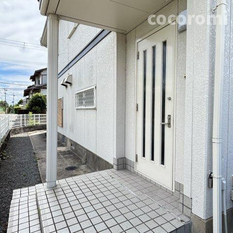 上野１丁目貸家のエントランス