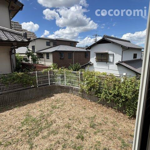 上野１丁目貸家の庭