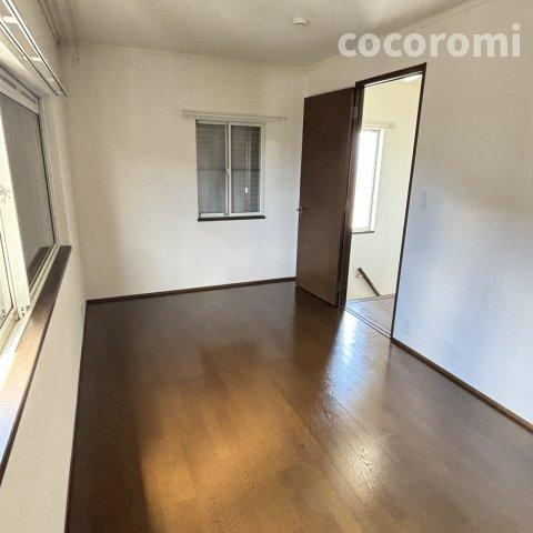 上野１丁目貸家の居間・リビング