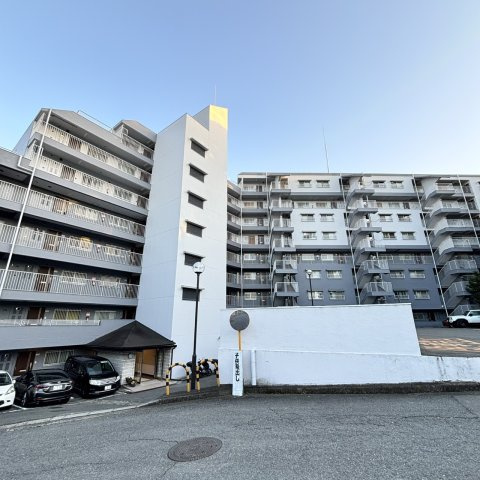 グリーンコーポ枚方公園の外観